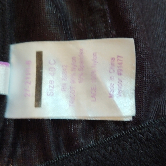 Amoureuse Women's Embroidered Front-Close Underwire Black Bra Sz 40C - Picture 9 of 11